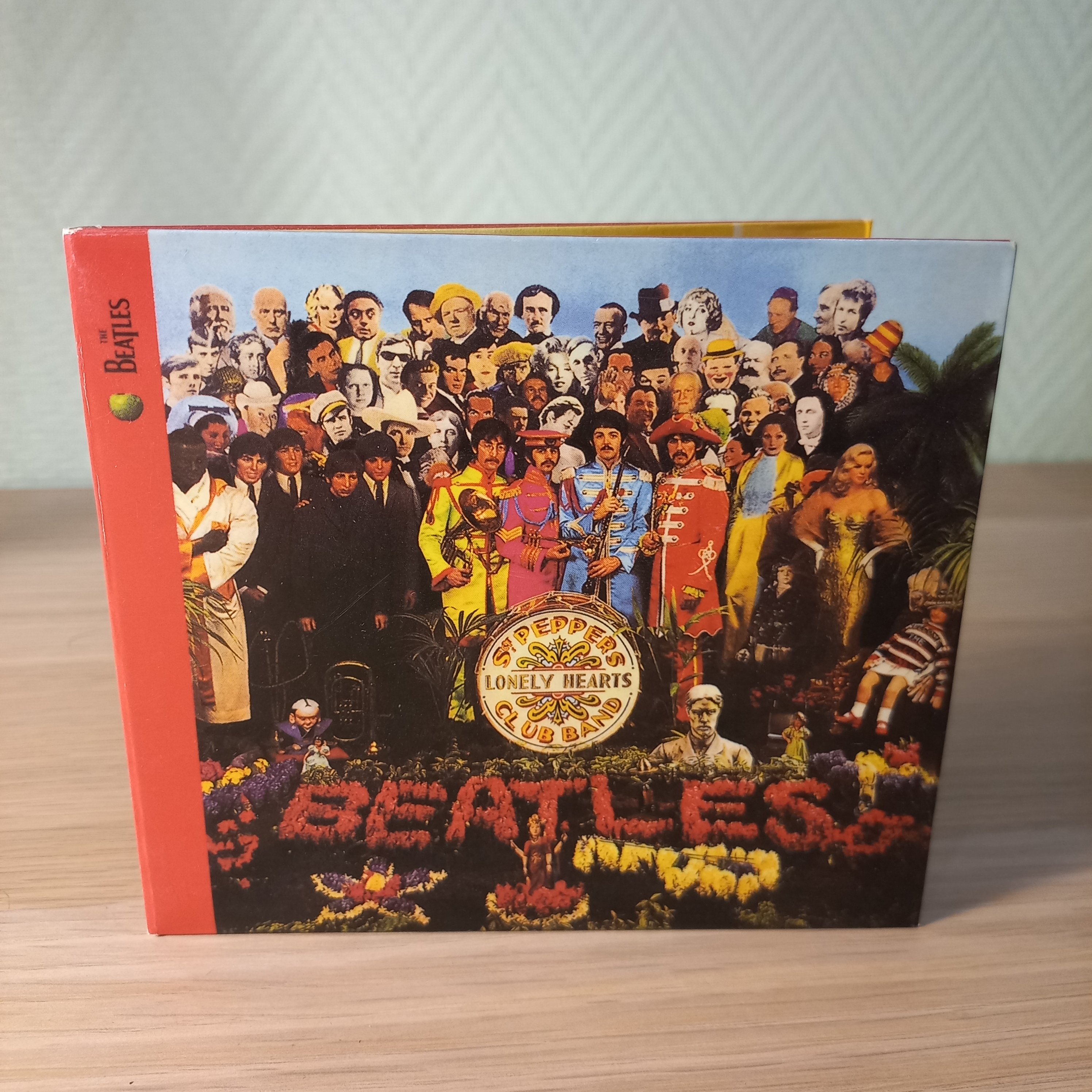 Sgt. Pepper`s Lonely Hearts Club Band Обложка