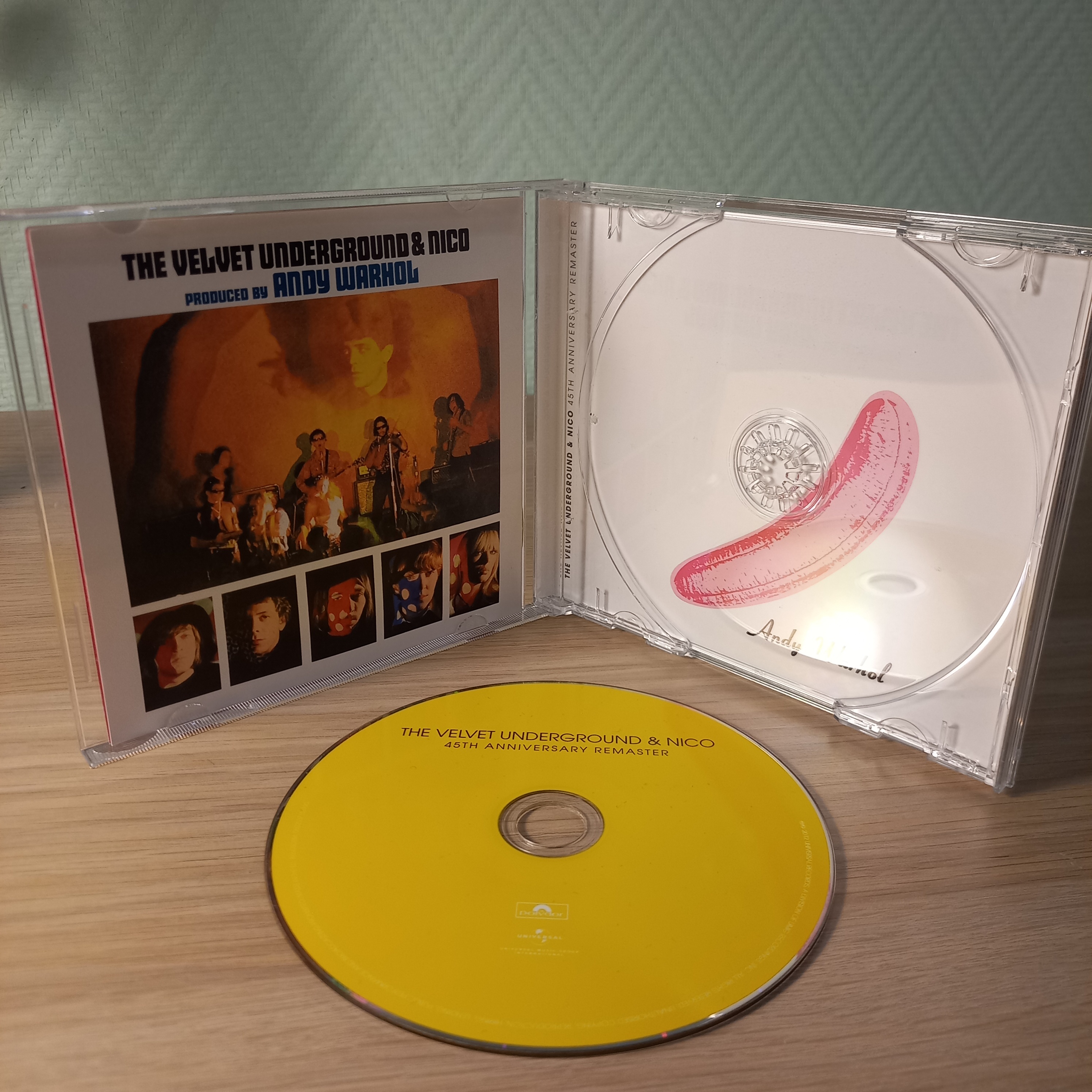 The Velvet Underground & Nico Внутри, диск