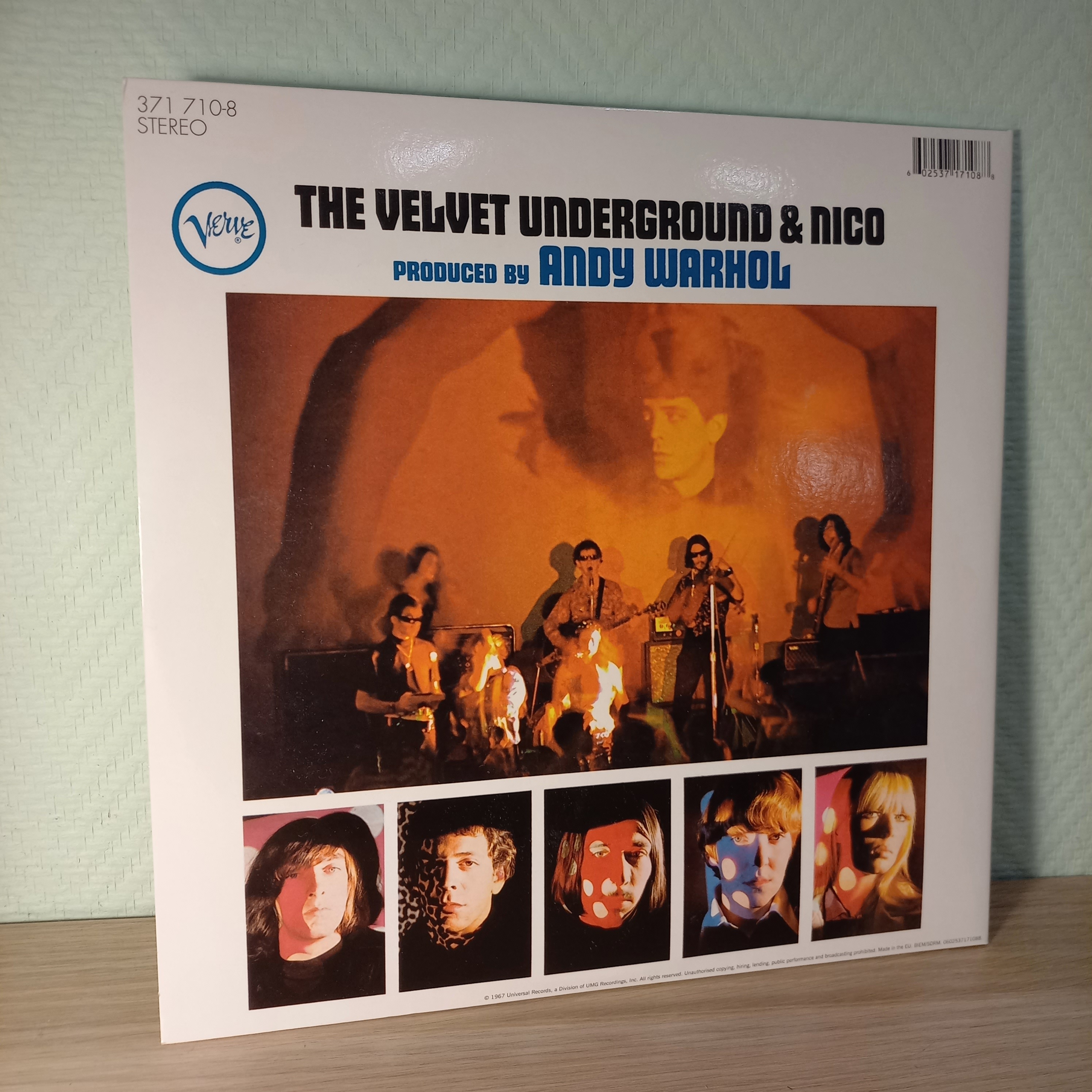 The Velvet Underground & Nico Задник